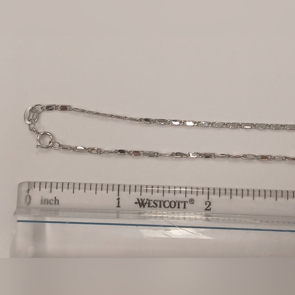 New 18k White Goldplated Necklace With Lion Coin Parve Pendant Never Worn - Picture 3 of 12